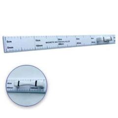 Magnetic metre ruler with handle